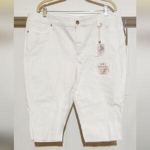 Jessica Simpson White Burmuda Shorts